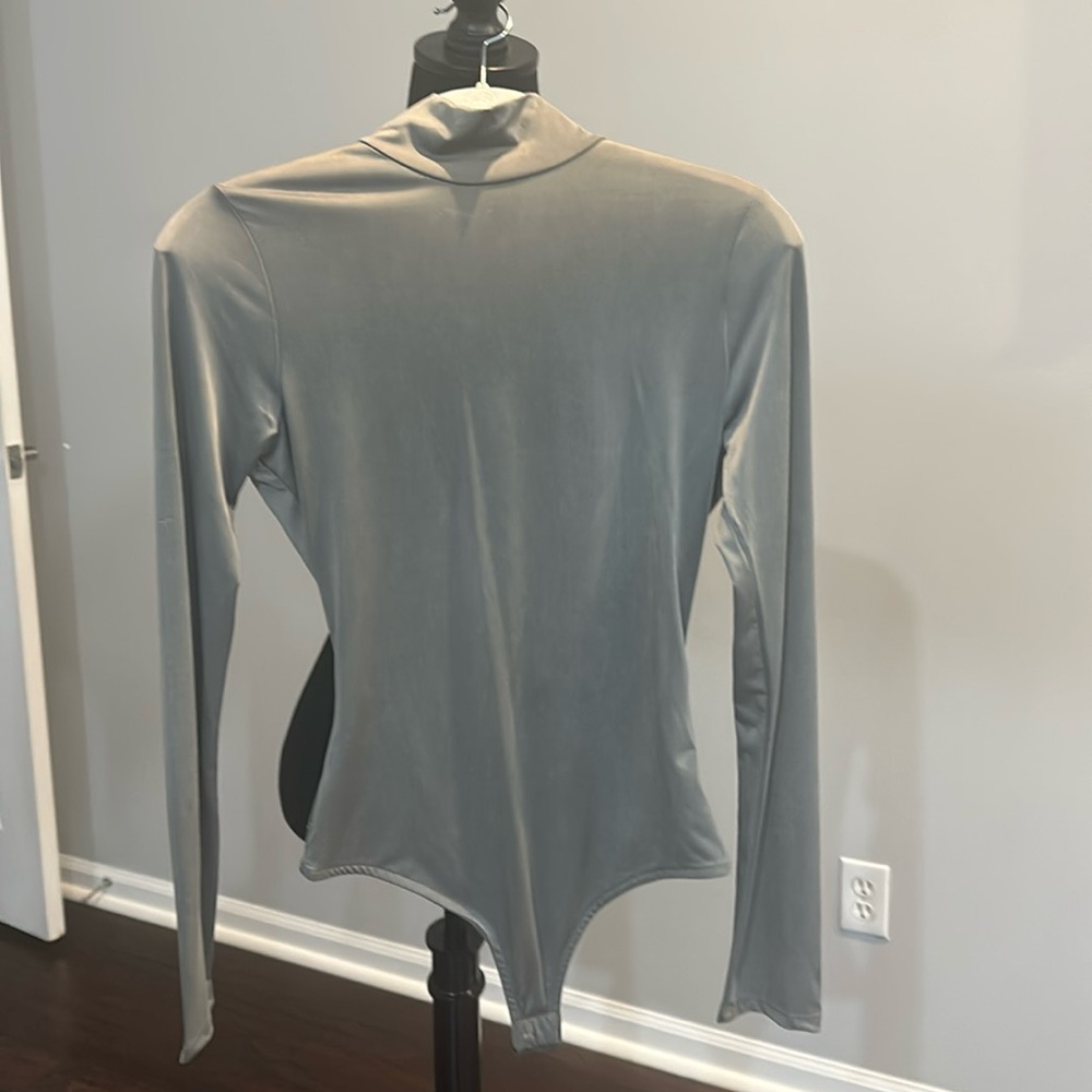NWT Silver Bodysuit w Open Back - Size Medium